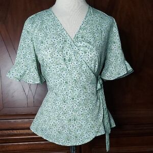 NWT Vero Moda Floral Wrap Blouse - Light Green - Small